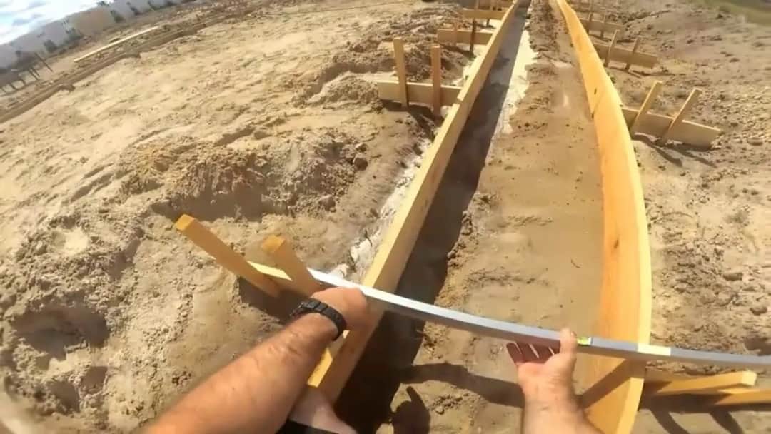 Jak zaszalować fundamenty: uniknij najczęstszych błędów w budowie