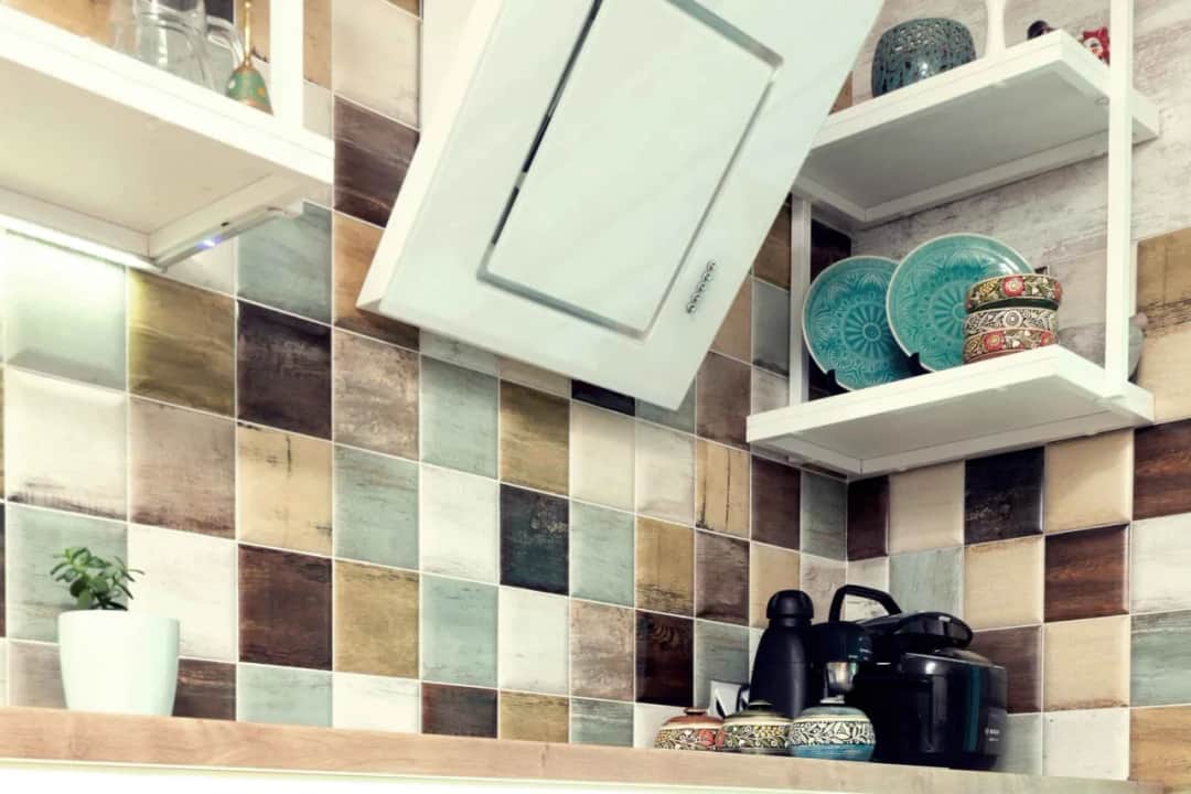 Jak zakończyć płytki na ścianie - skuteczne metody i porady